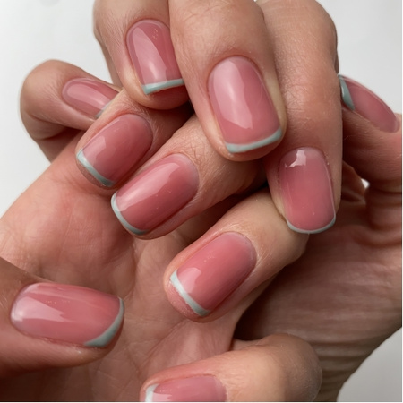 Adore Półprzezroczysta baza kolorowa Tint Base Nr.02 - kissel, 15 ml